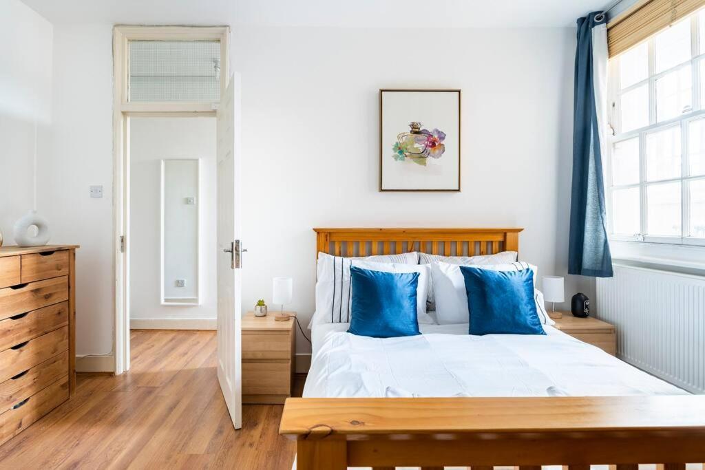 Cozy Apt In Central Лондон Екстериор снимка